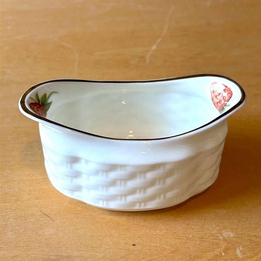 Vintage Coalport Bone China Strawberry Basket With Creamer And Open Sugar Bowl